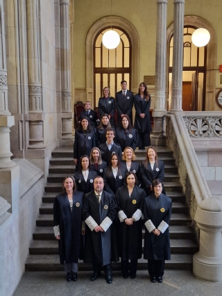 El secretario de Gobierno del TSJ de Cataluña on los nuevos letrados y letradas de la Administración de Justicia